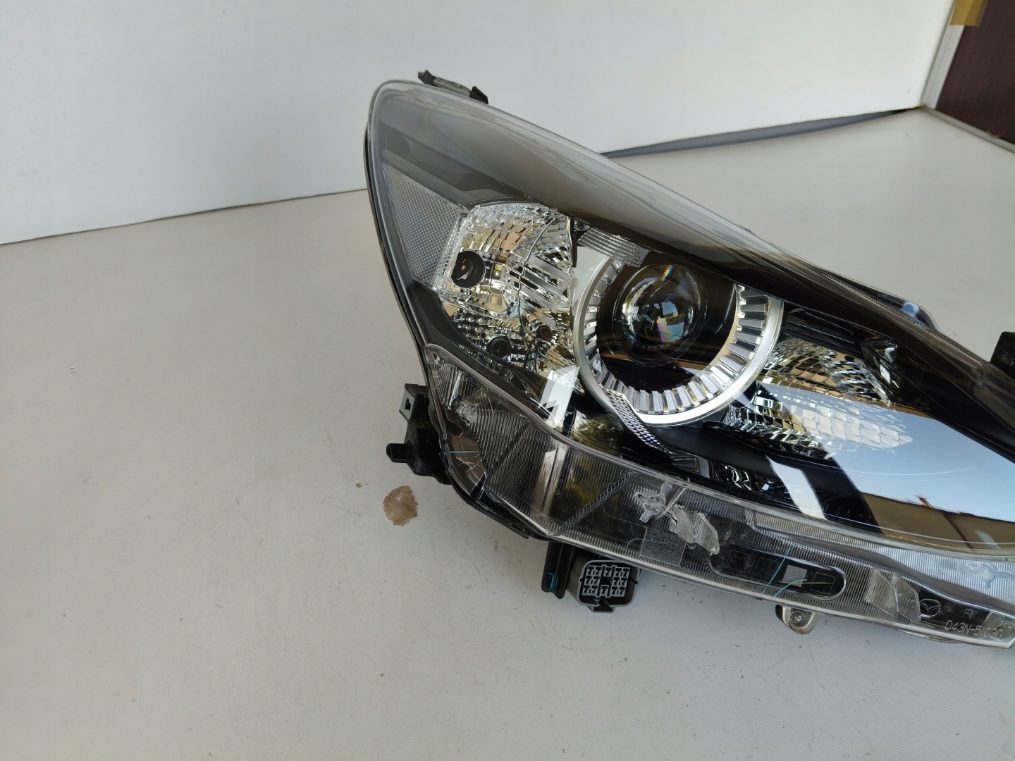 light right REFLEKTOR MAZDA 2 20- LIFT FULL LED 13 PIN
