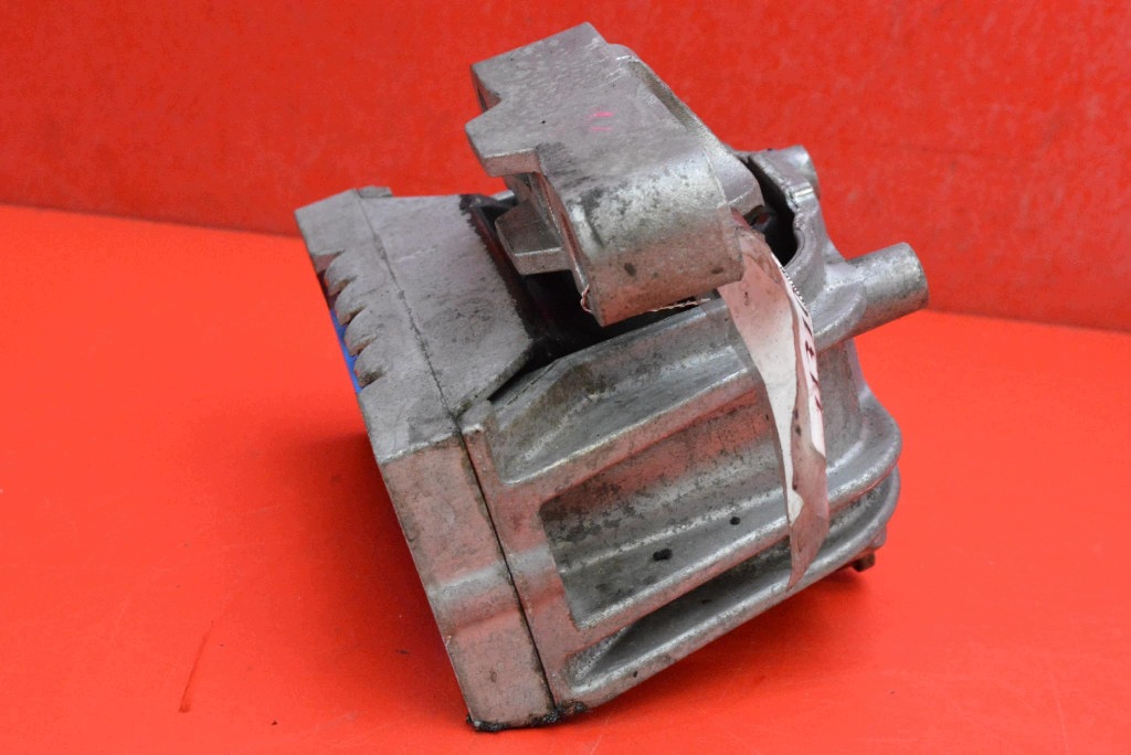 holder engine mount right 1K0199262CR VW PASSAT B7 2.0 TDI 140 KM 10-15