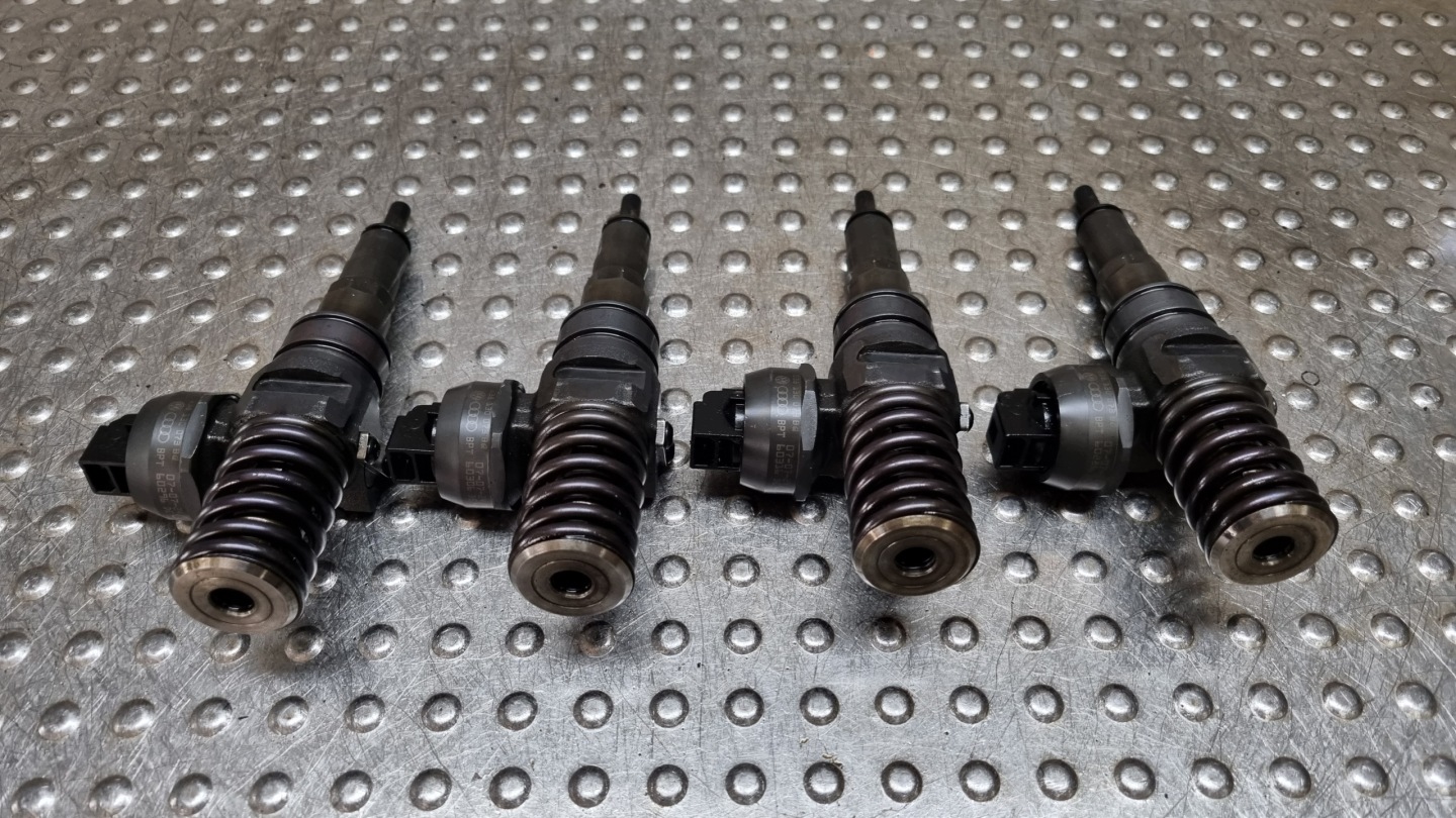 Einspritzdüse Einspritzdüse 038130073BQ VW PASSAT B6 GOLF V OCTAVIA II A3 8P 2.0 TDI