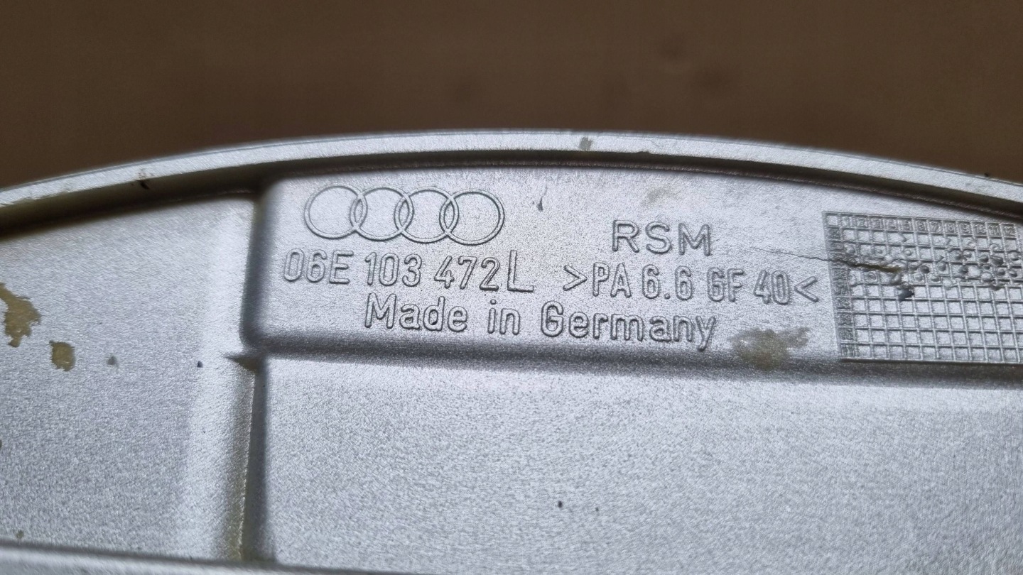 Abdeckung der Ventile rechts 06E103472L AUDI A4 B7 A6 C6 3.2 FSI AUK