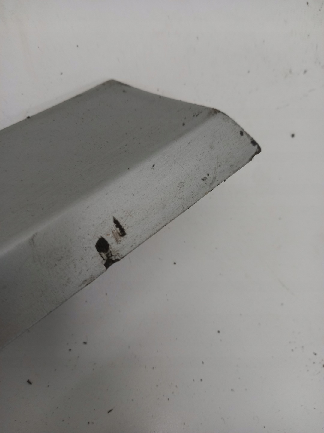 moulding door left front AUDI A4 B7