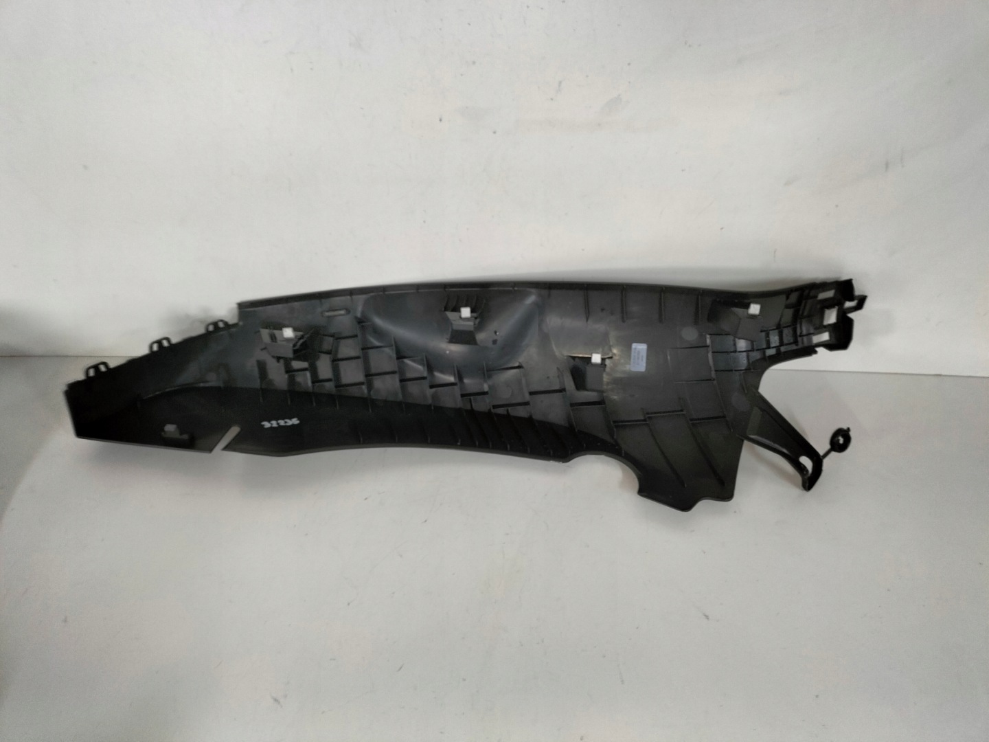 BLENDE ABDECKUNG SLUPKA HECK RECHTS SKODA SCALA 19