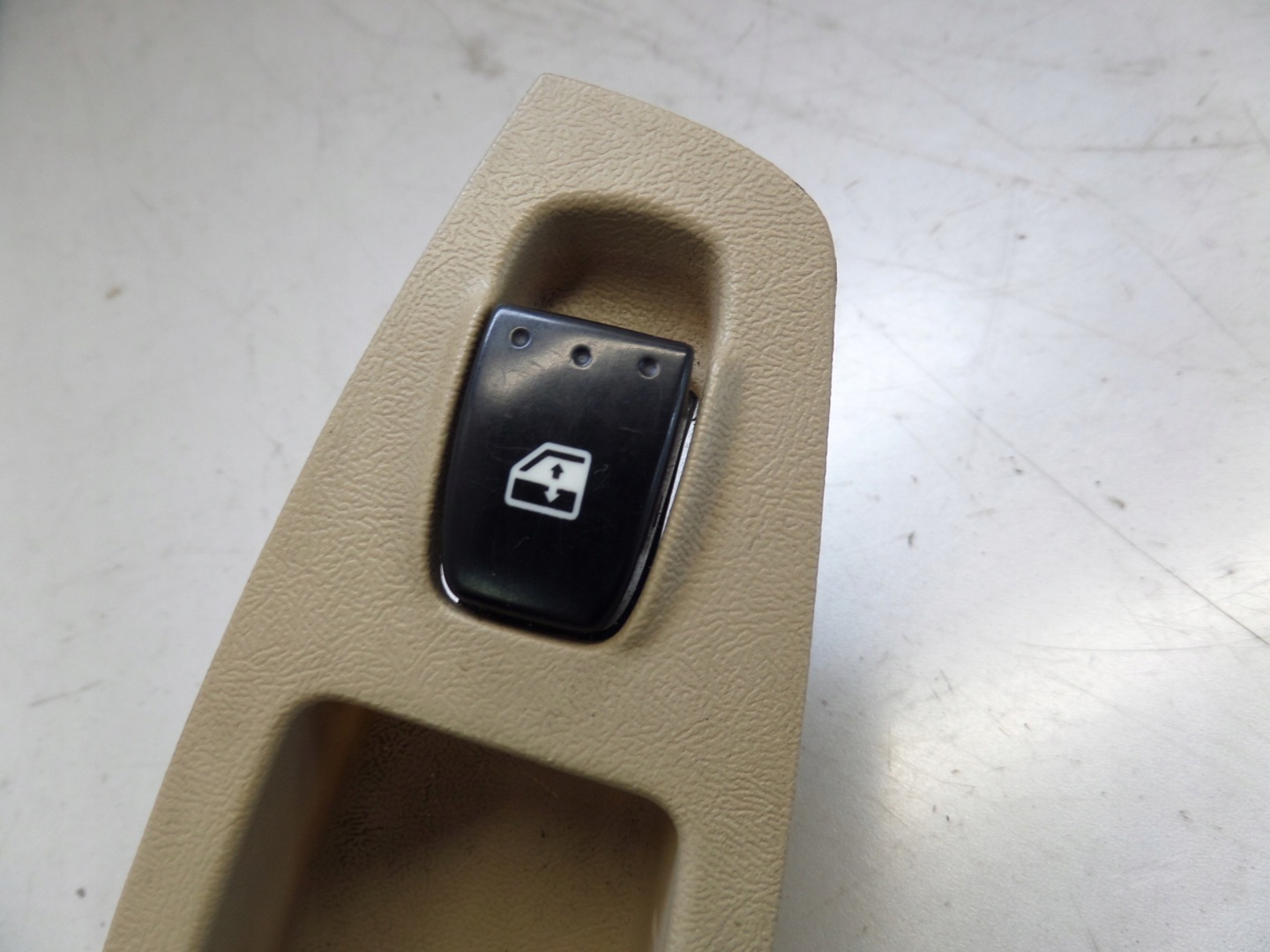 BRILLIANCE BS6 PANEL window control switch right front