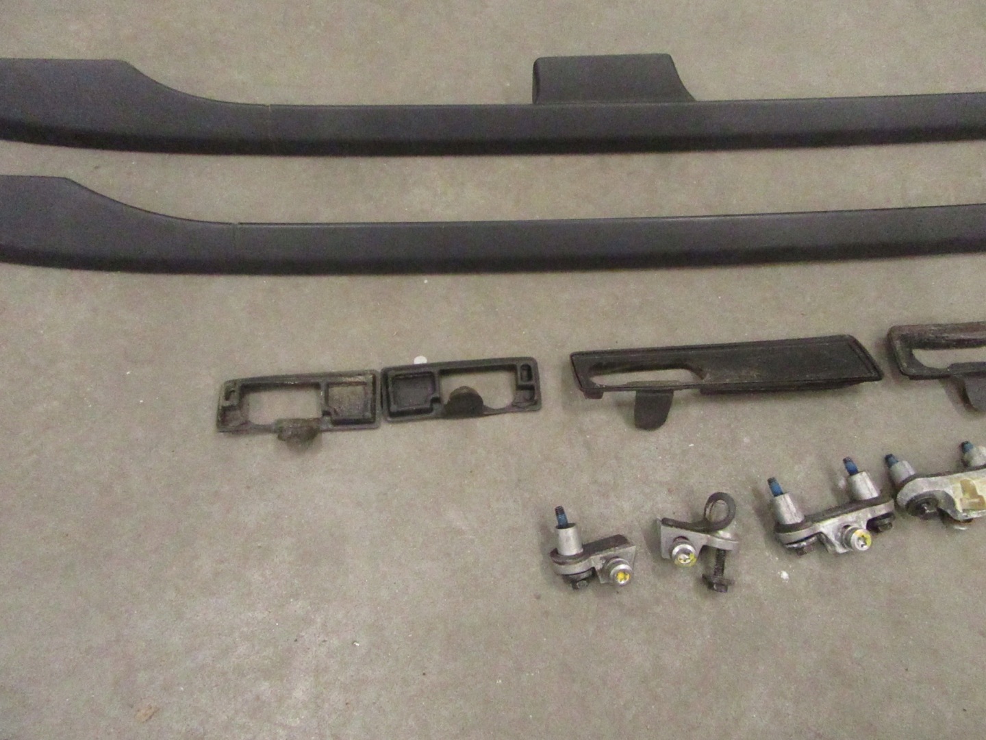 Barres de toit longitudinales Vis Fixation Poignées BMW e53 X5 KOMPLET
