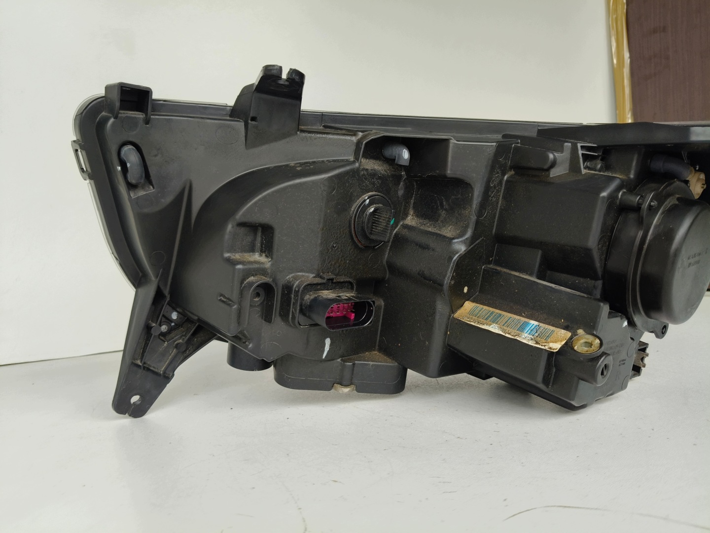 far desna REFLEKTOR JAC 8 PRO XENON LED