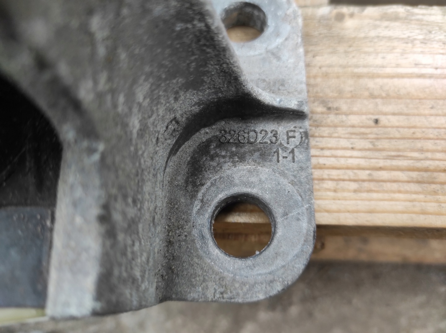 supporto staffa Motore RENAULT MEGANE III 326D23F