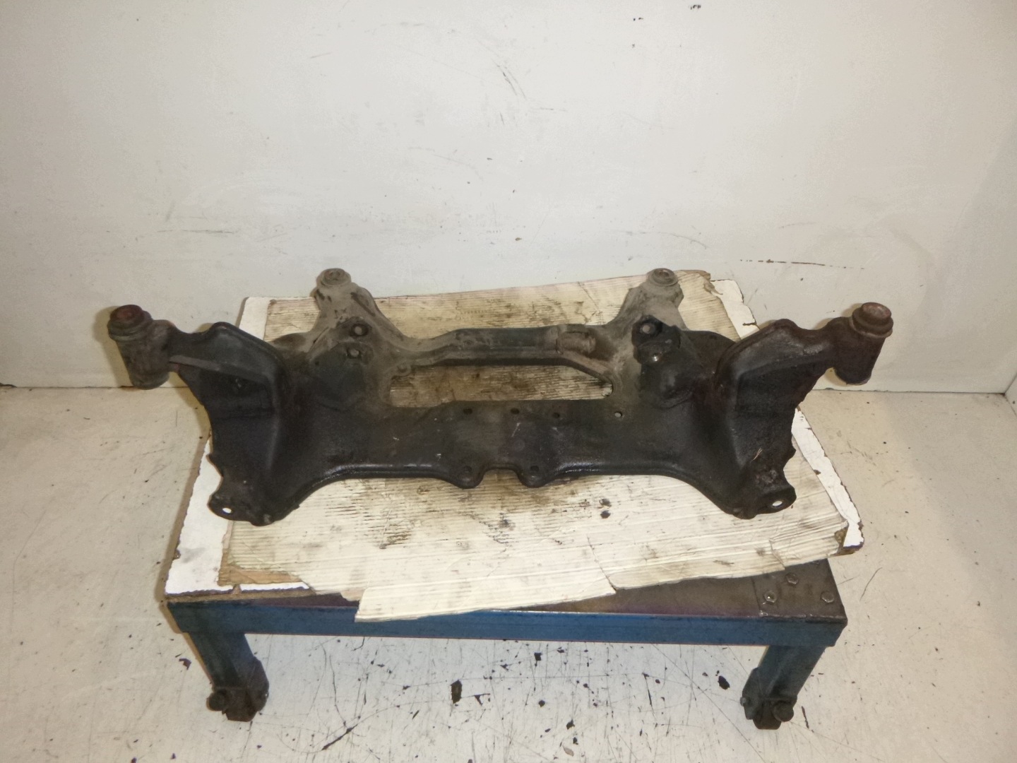 axle beam Lawa below engine subframe Nissan X-Trail T30 2.2 D 2001 – 2007