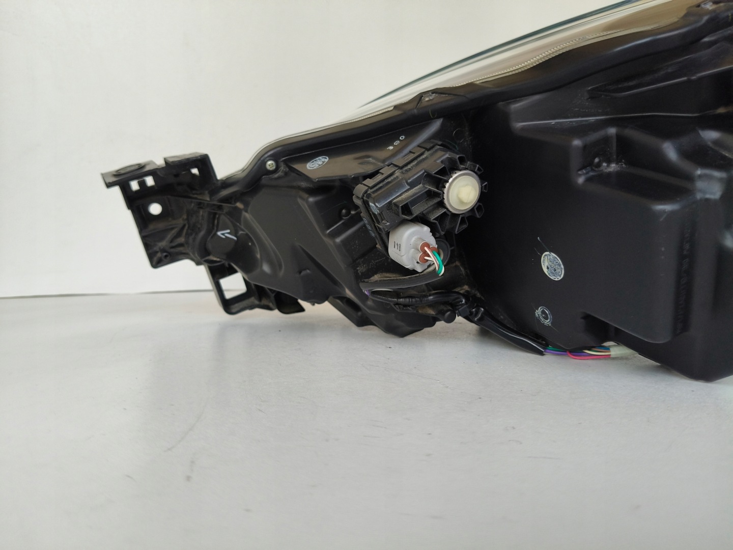 light right REFLEKTOR MAZDA 2 20- LIFT FULL LED 13 PIN