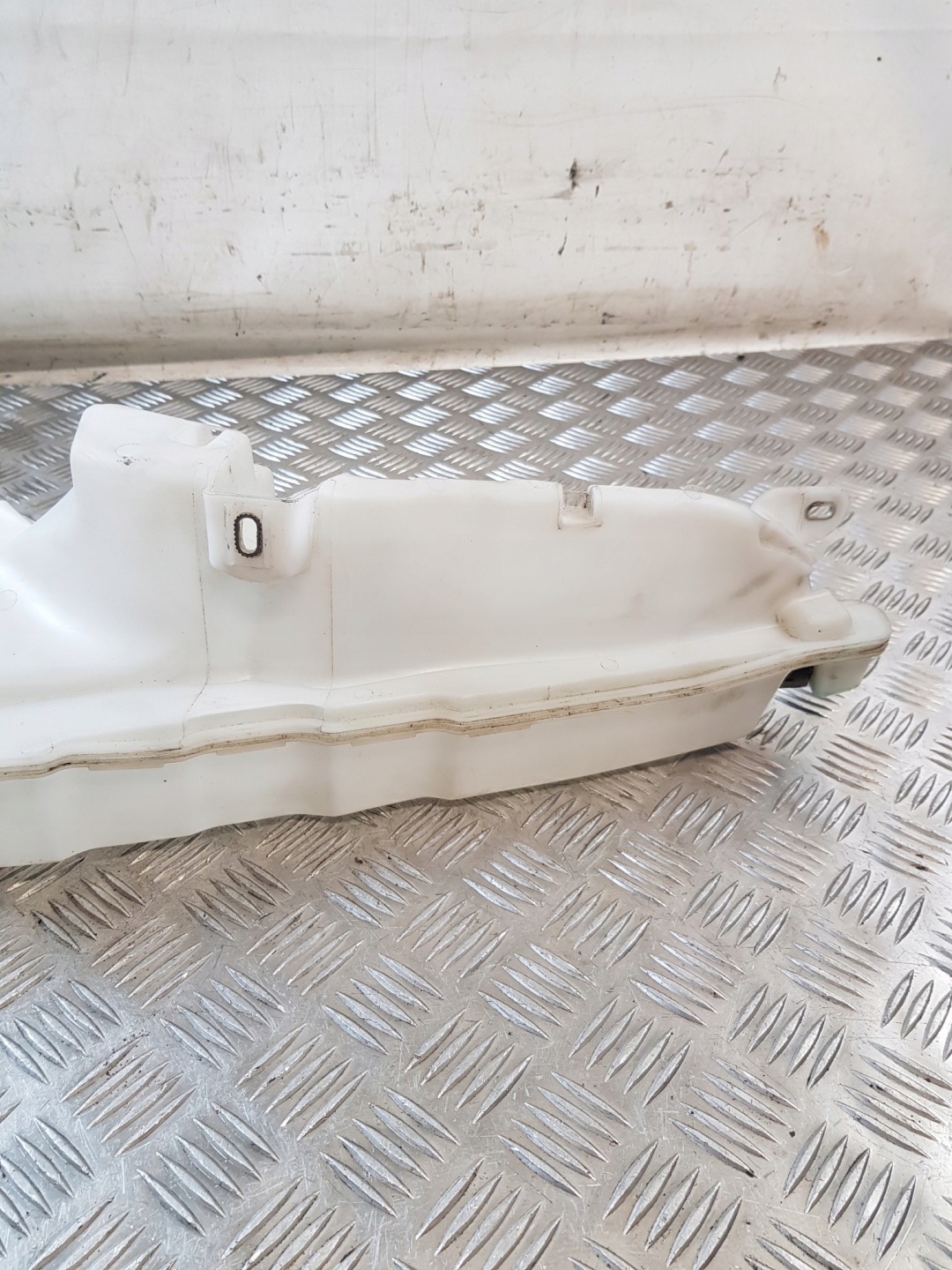 washer fluid tank + pump 4F0955453 AUDI A6 C6 LIFT 10R