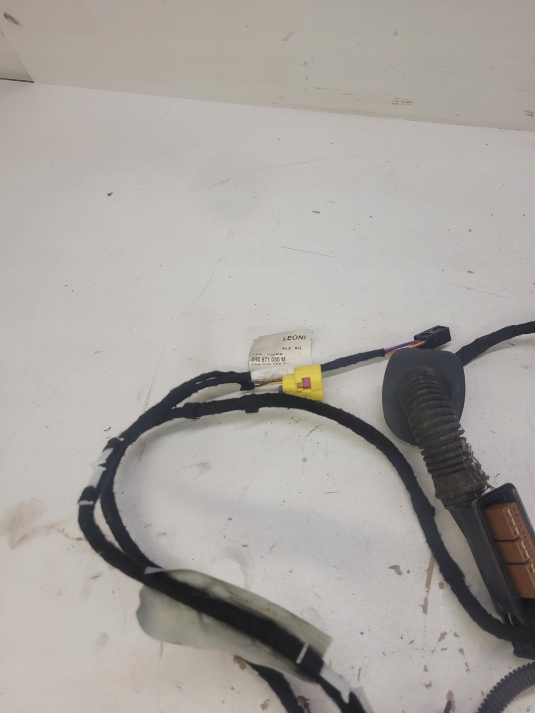 bundle door right front AUDI Q5 8R0971030M