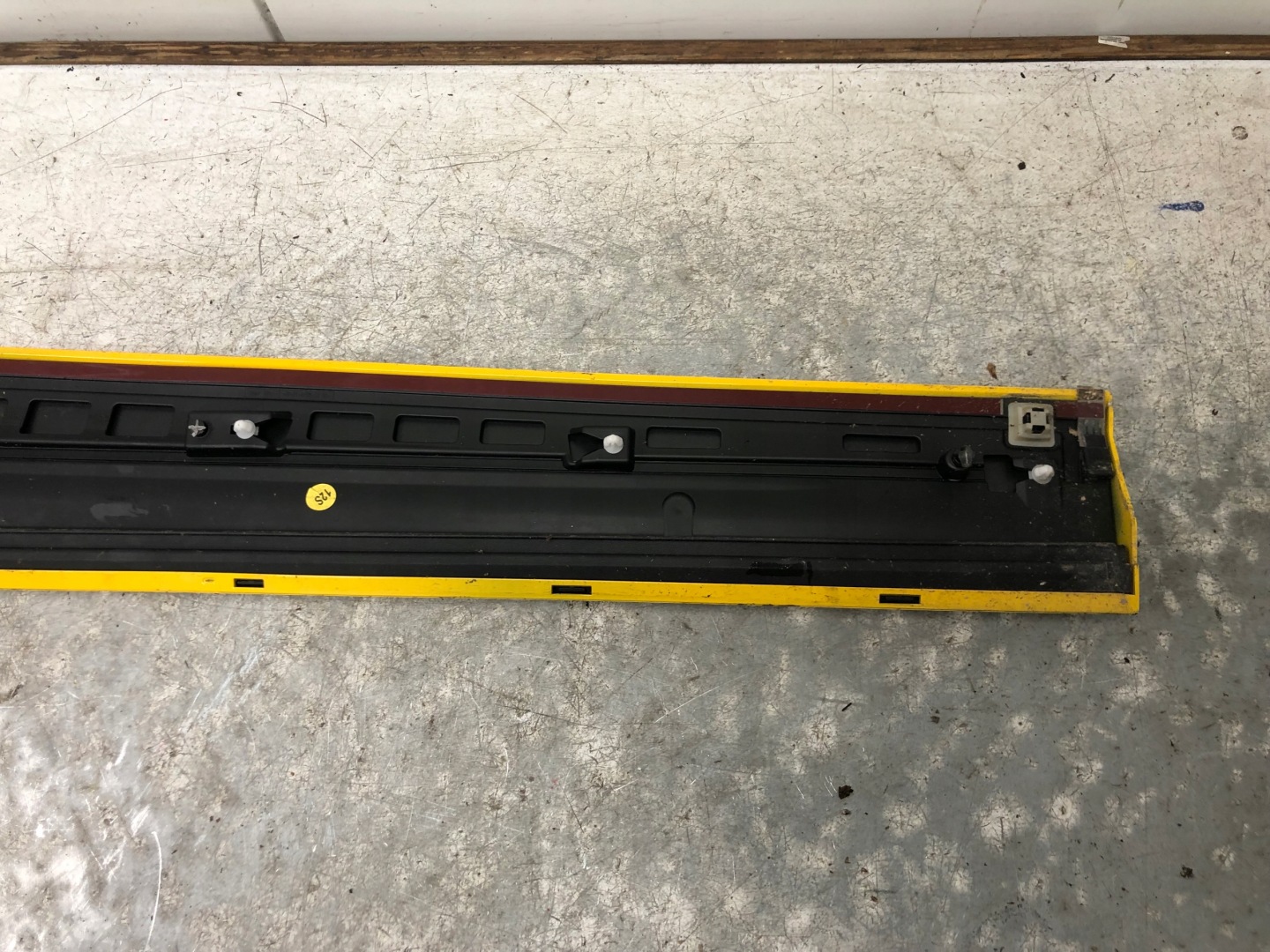 moulding door left front AUDI Q2 81A853959B