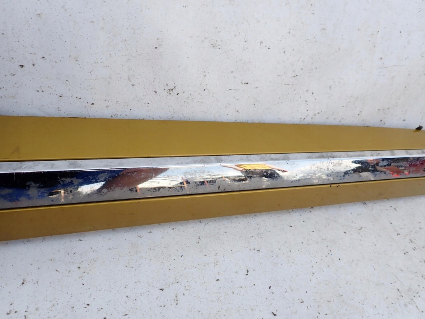 VW ARTEON 17-> moulding door right front