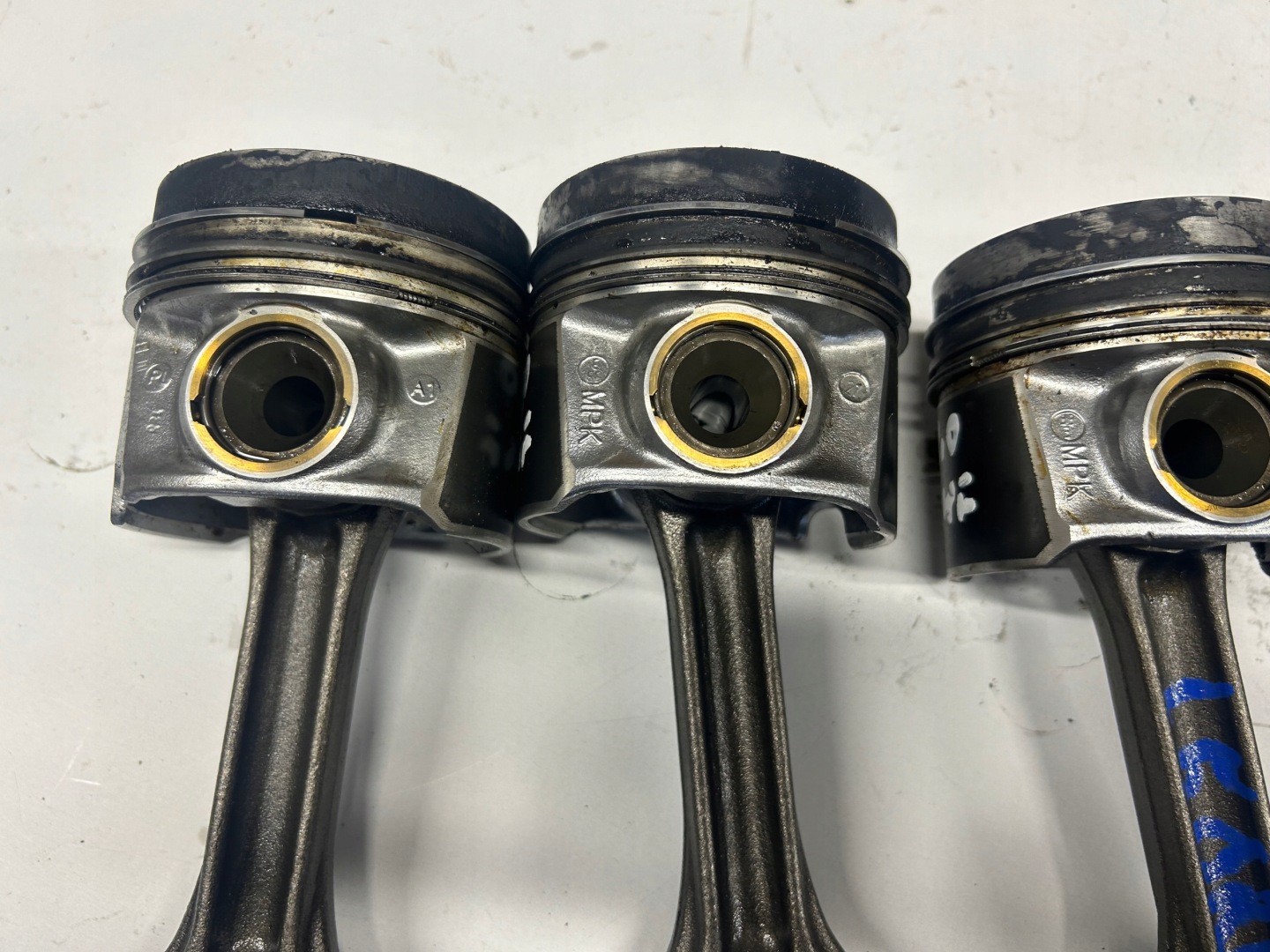 VW GOLF VII SEAT LEON III 2,0 TDI CKF piston with connecting rod