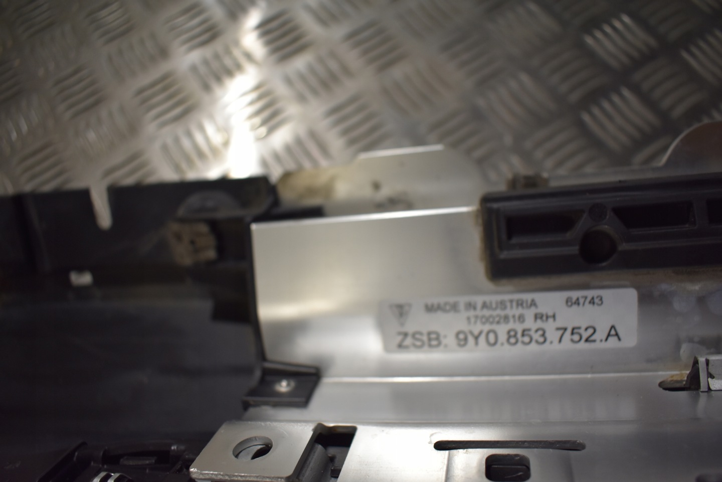 IDEALNA moulding threshold right PORSCHE CAYENNE 9Y 1
