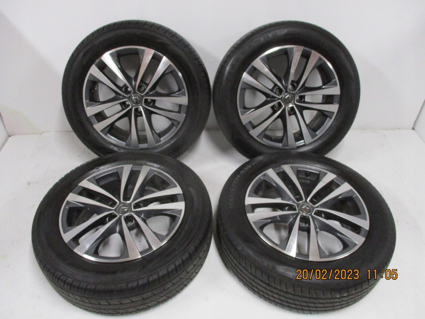 wheels discs tyres RENAULT KOLEOS II R18 6 4 mm