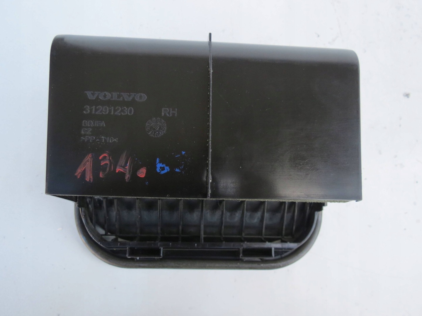 grid WENTYLACYJNA right VOLVO S60 II 31291230
