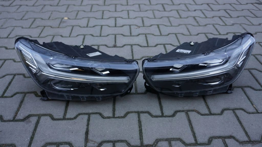 VOLVO XC40 - light MID LED left right KOMPLET