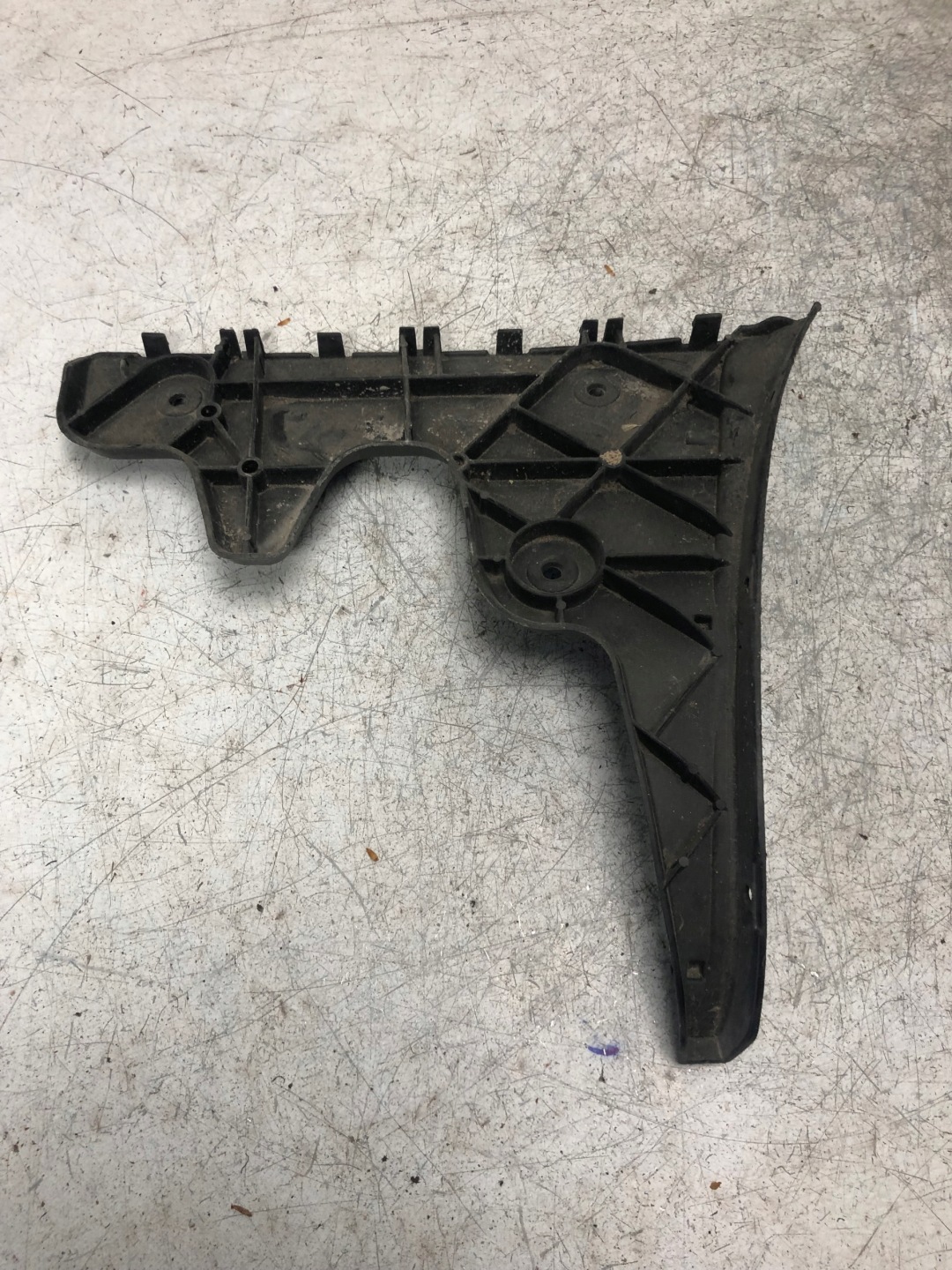 bumper bracket right rear part AUDI A6 C6 sedan