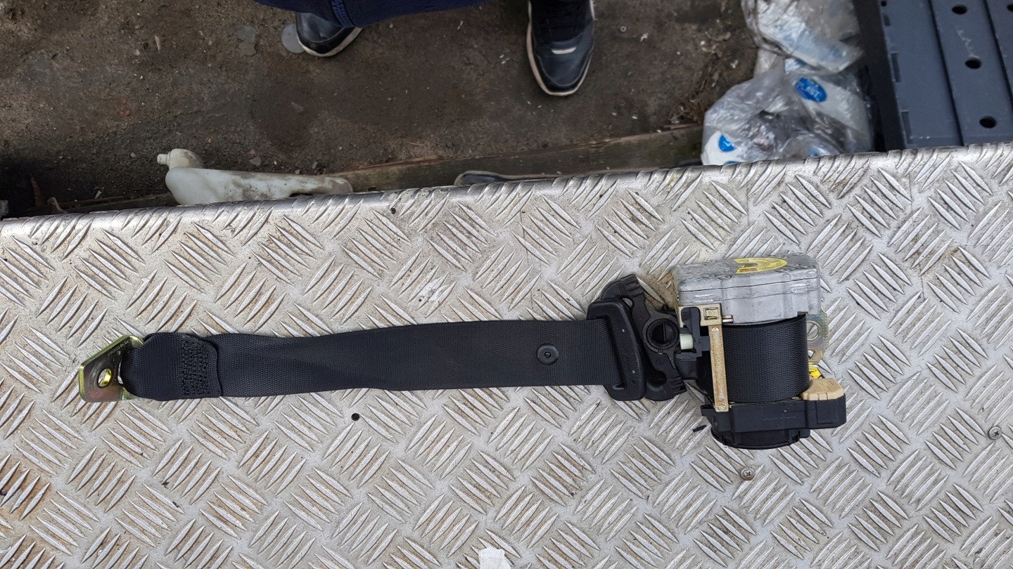 MERCEDES W220 Gurten Sicherheits links heck 33008118c
