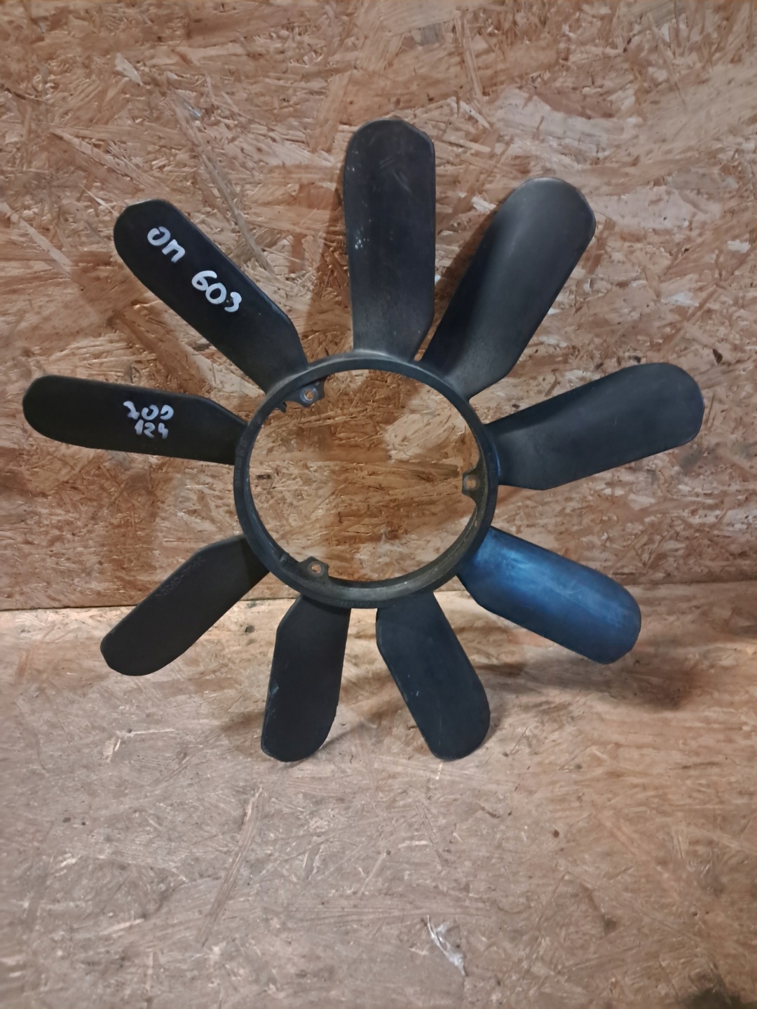ventilátor chladiče MERCEDES W124 3,0D 6032000423