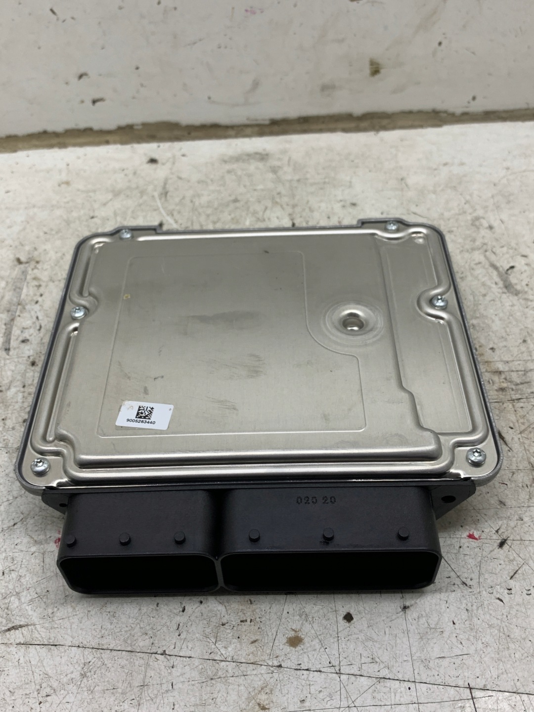 computer control unit of the engine 8518477 BMW X3 F25 2.0 D