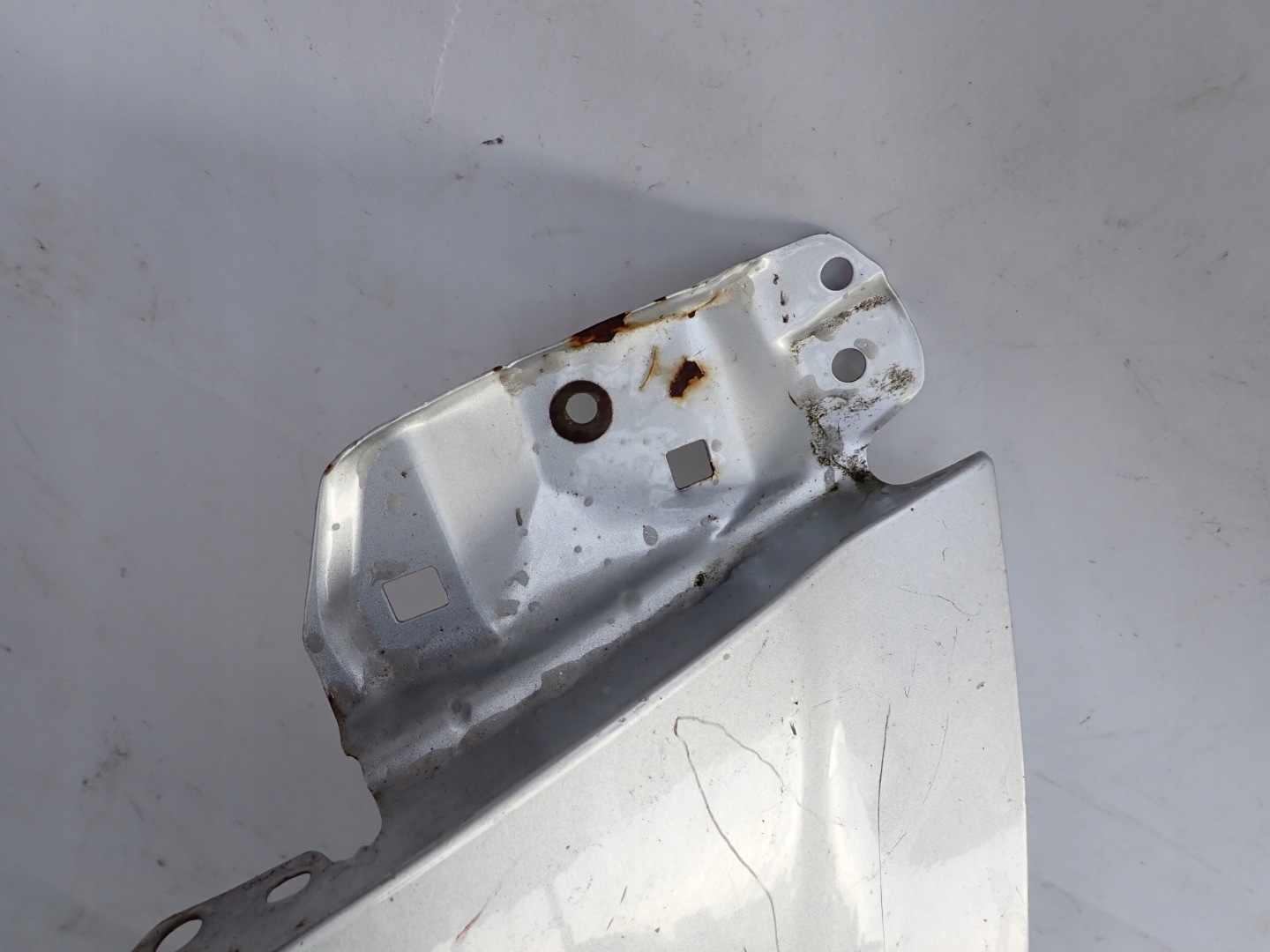 SUZUKI SPLASH 08-14 fender front front left