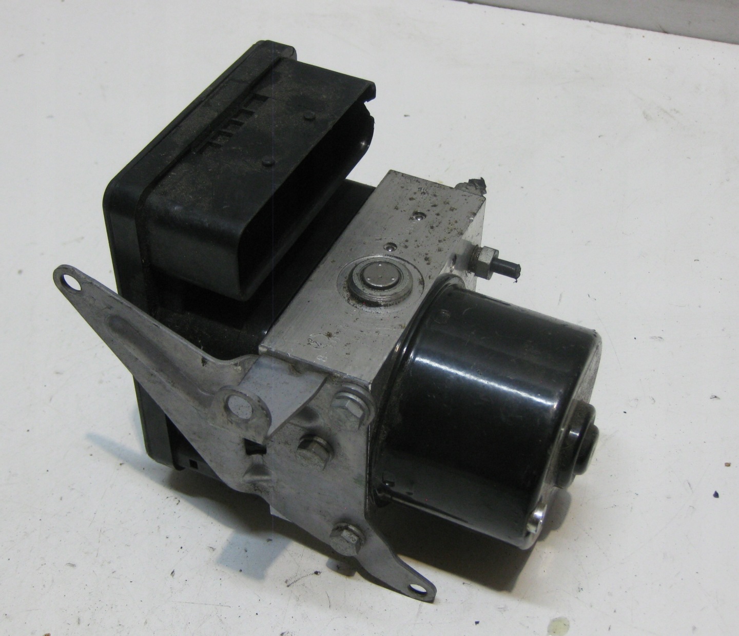 BMW E90 2.0 D Servo frein ABS 6784763
