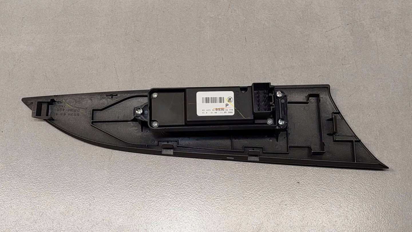 PANEL of the window right front MAZDA 3 1.6 MZ-CD