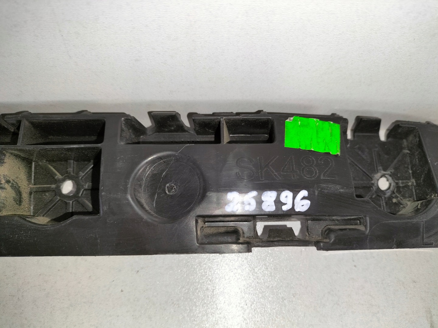 support holder rear part left SKODA SUPERB III 15- KOMB