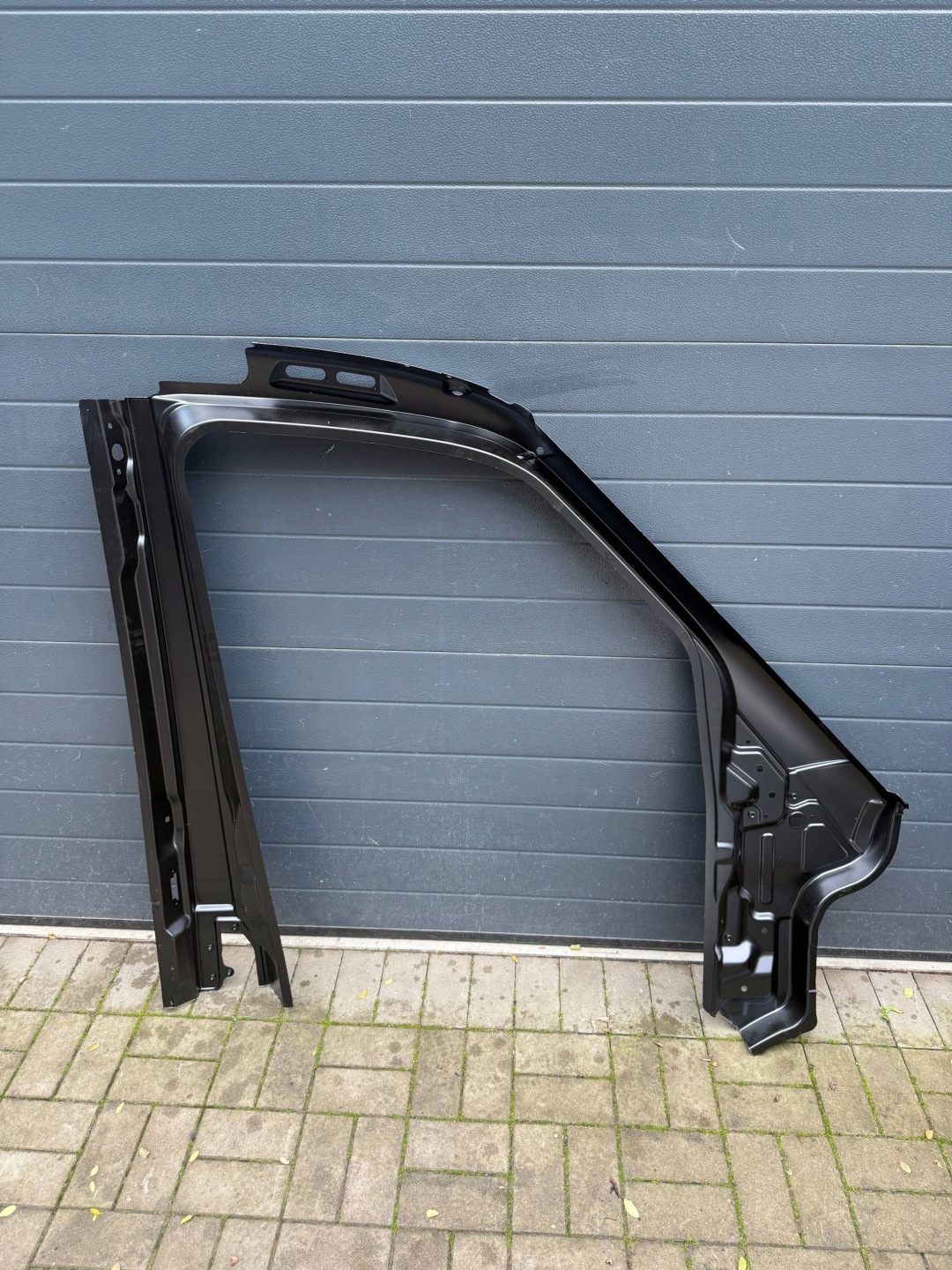 Mercedes 907 910 pillar side slupka left front front