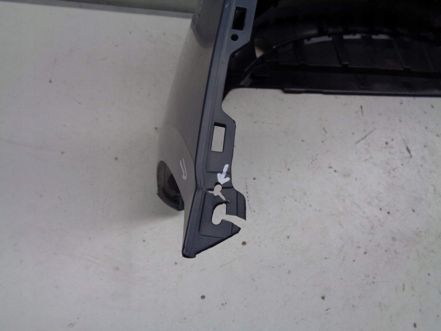NO-WY-- front bumper MG 5 MG5 EV 22- NR 44120