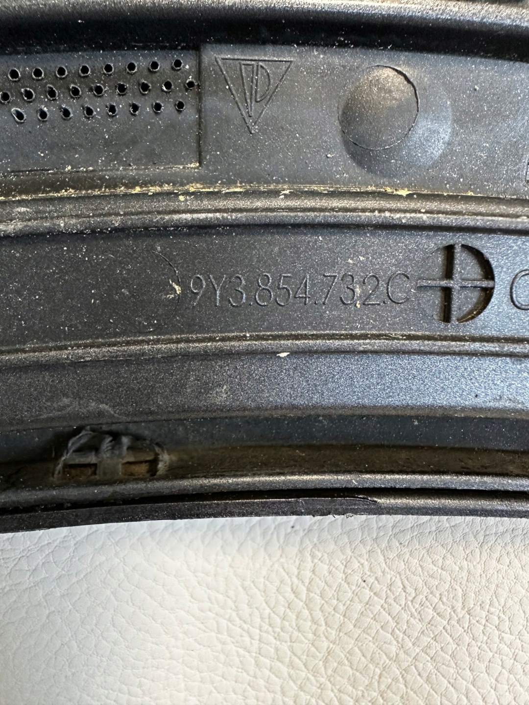 Porsche Cayenne 9Y3 Coupe moulding right
