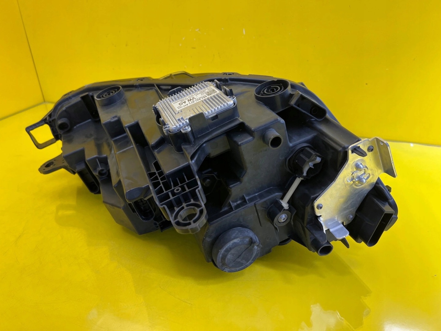 light left front Skoda Superb IV 3P 3P1941015