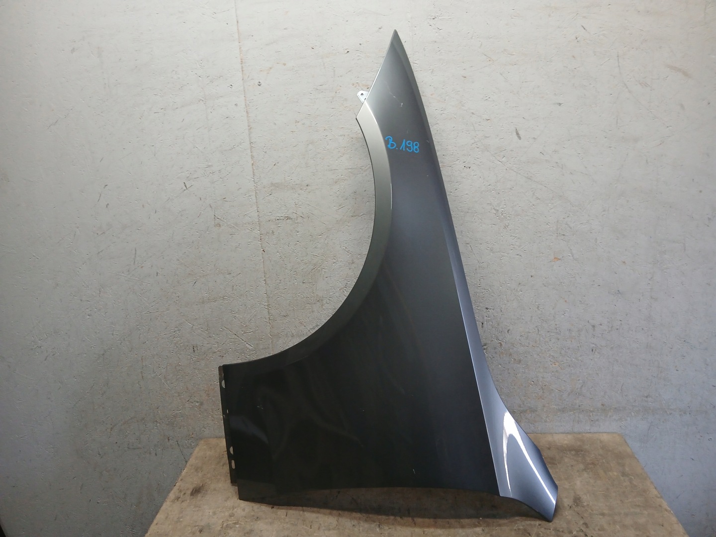 fender front left MERCEDES C KLASA W206 A206