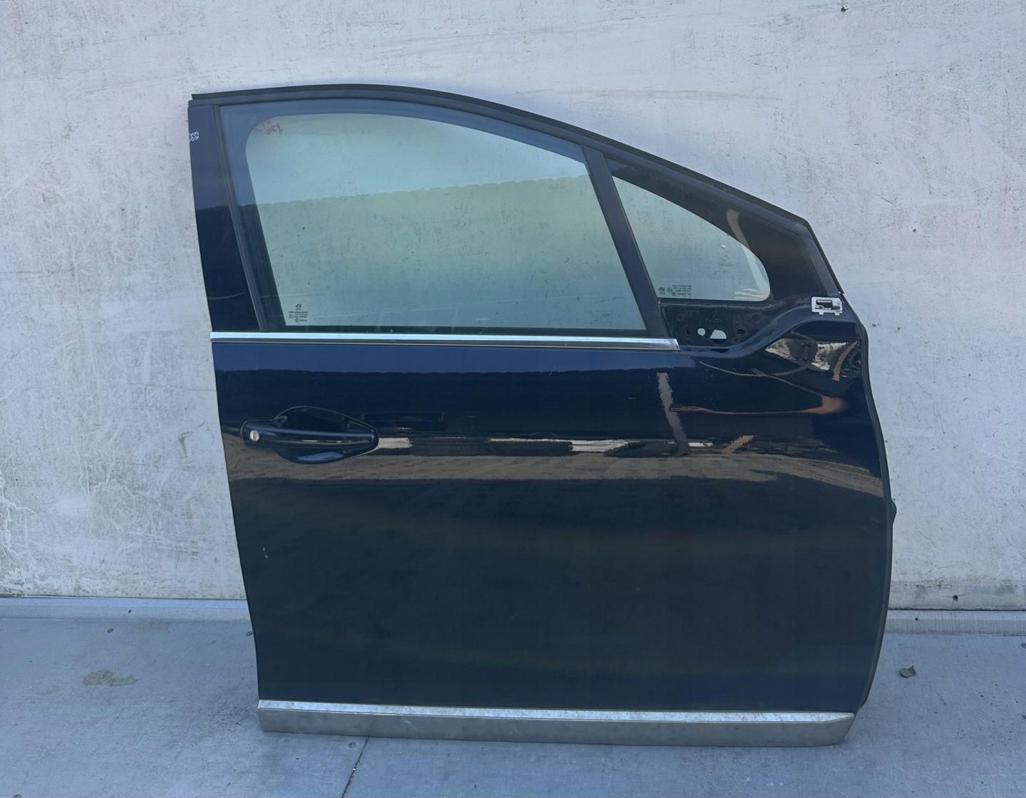 PEUGEOT 2008 door right right front KTV nice