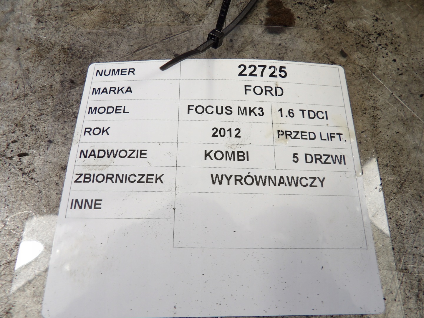 Ford Focus MK3 Scheibenwaschbehälter 8V61-8K218 AE