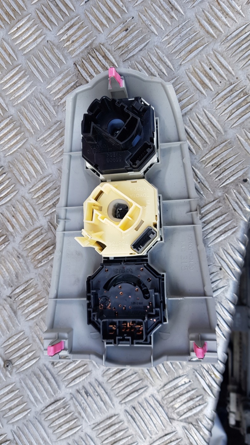 TOYOTA YARIS II PANEL of the air conditioning switch control unit