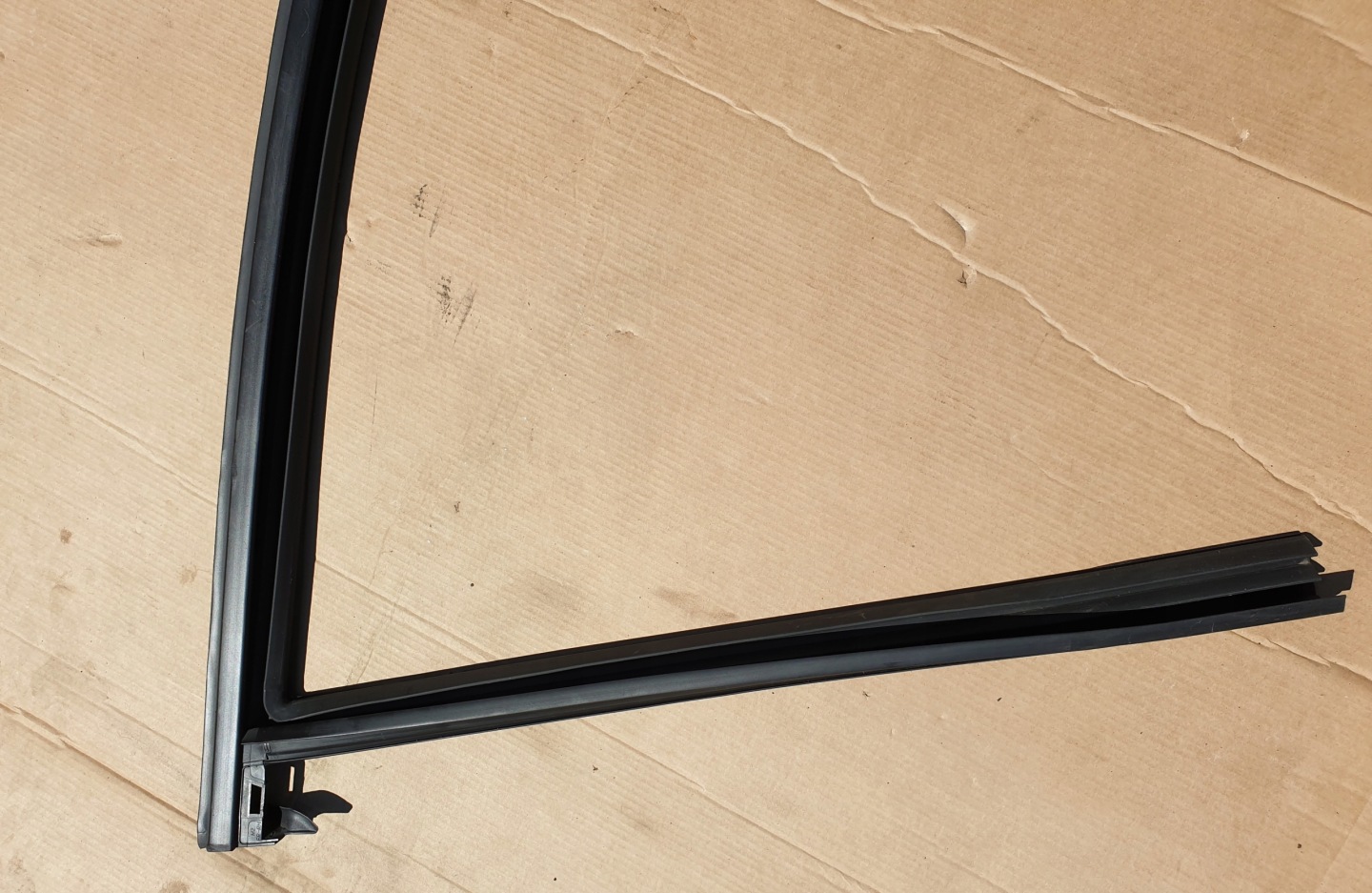 gasket frame PROWADNICA windows door right front VOLVO XC40 OE