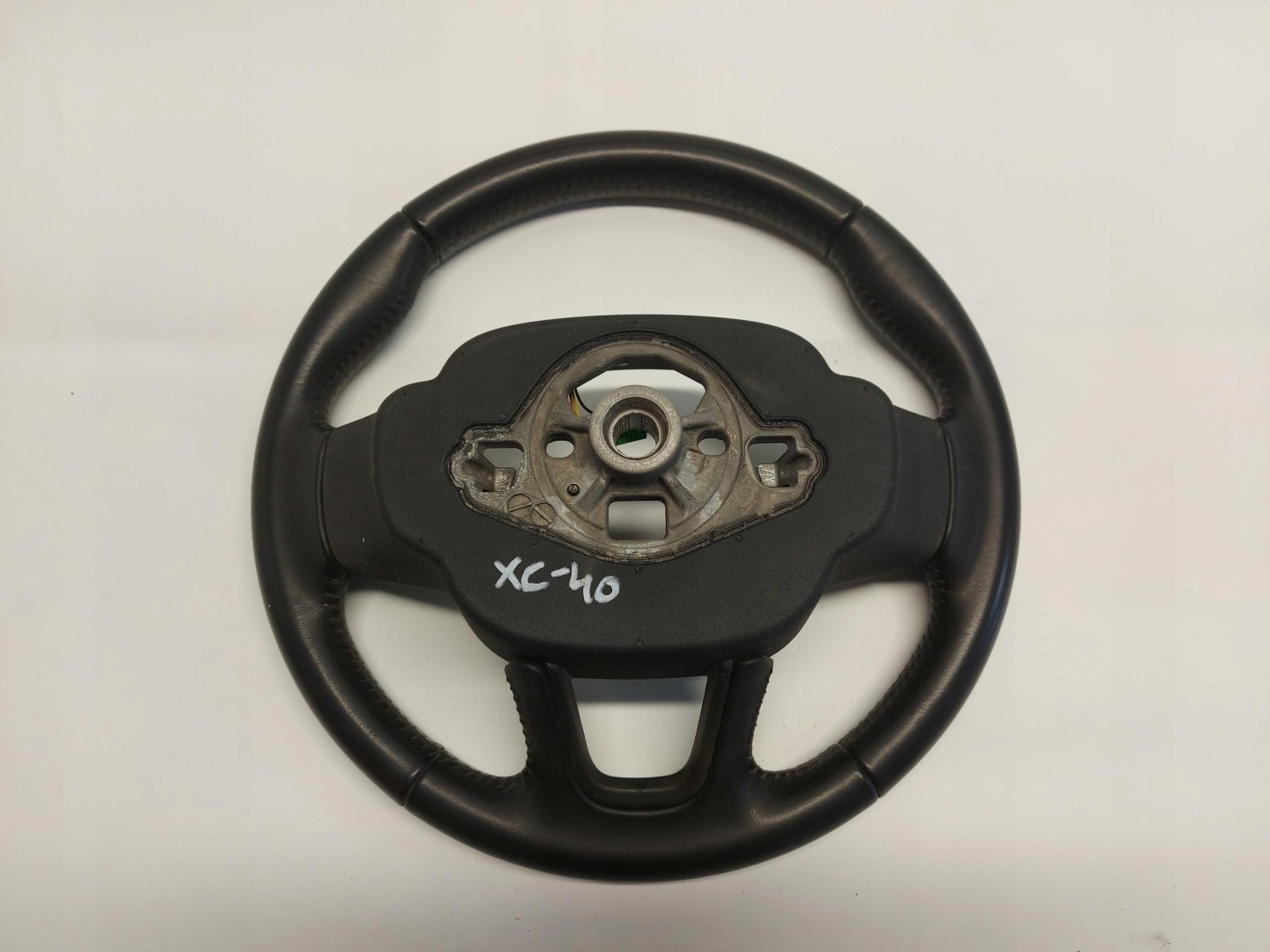 VOLVO XC40 D3 lenkrad multimedialna Leder 32227629