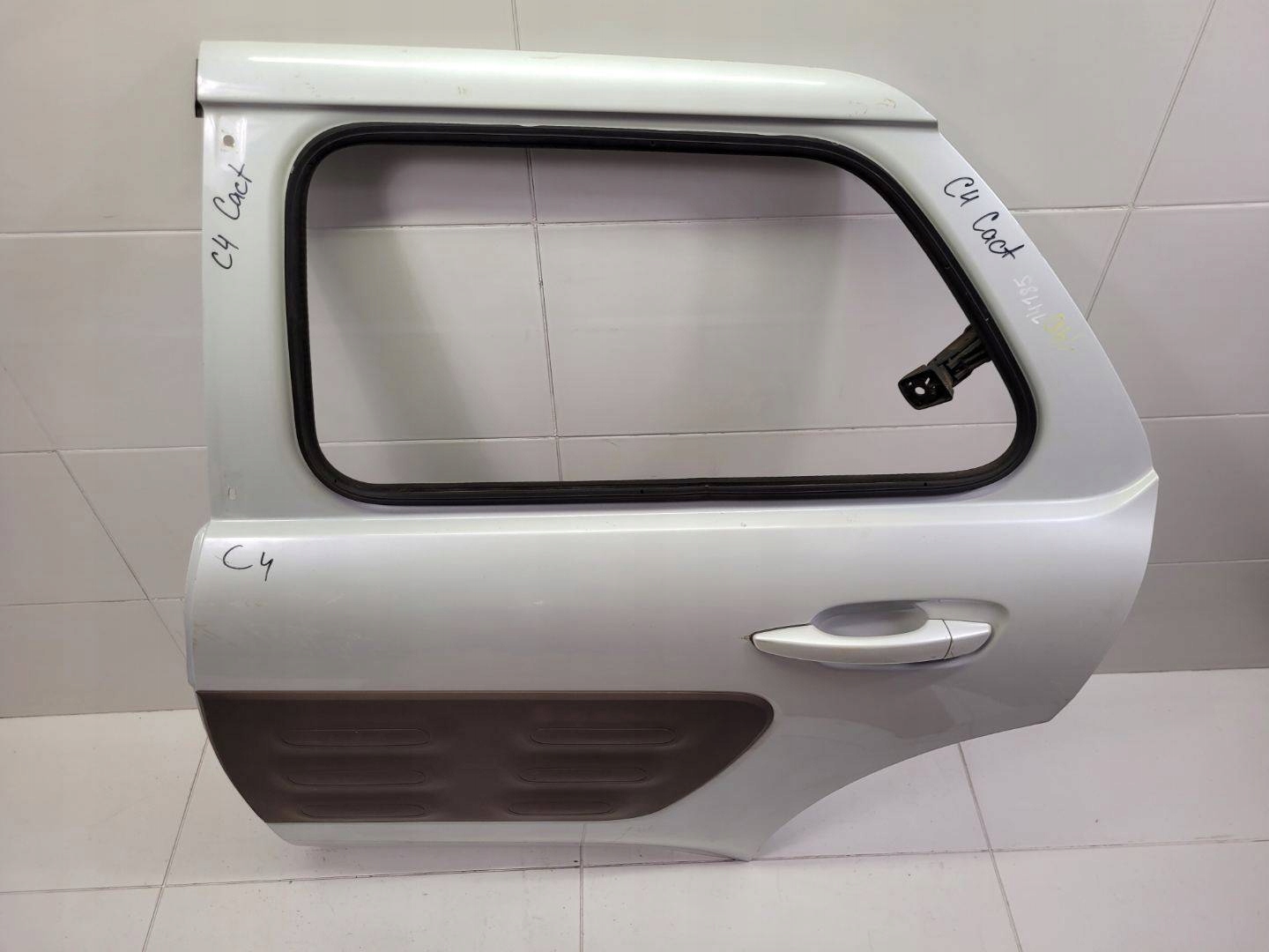 door rear part left side Citroen C4 Cactus 2016 9801004180