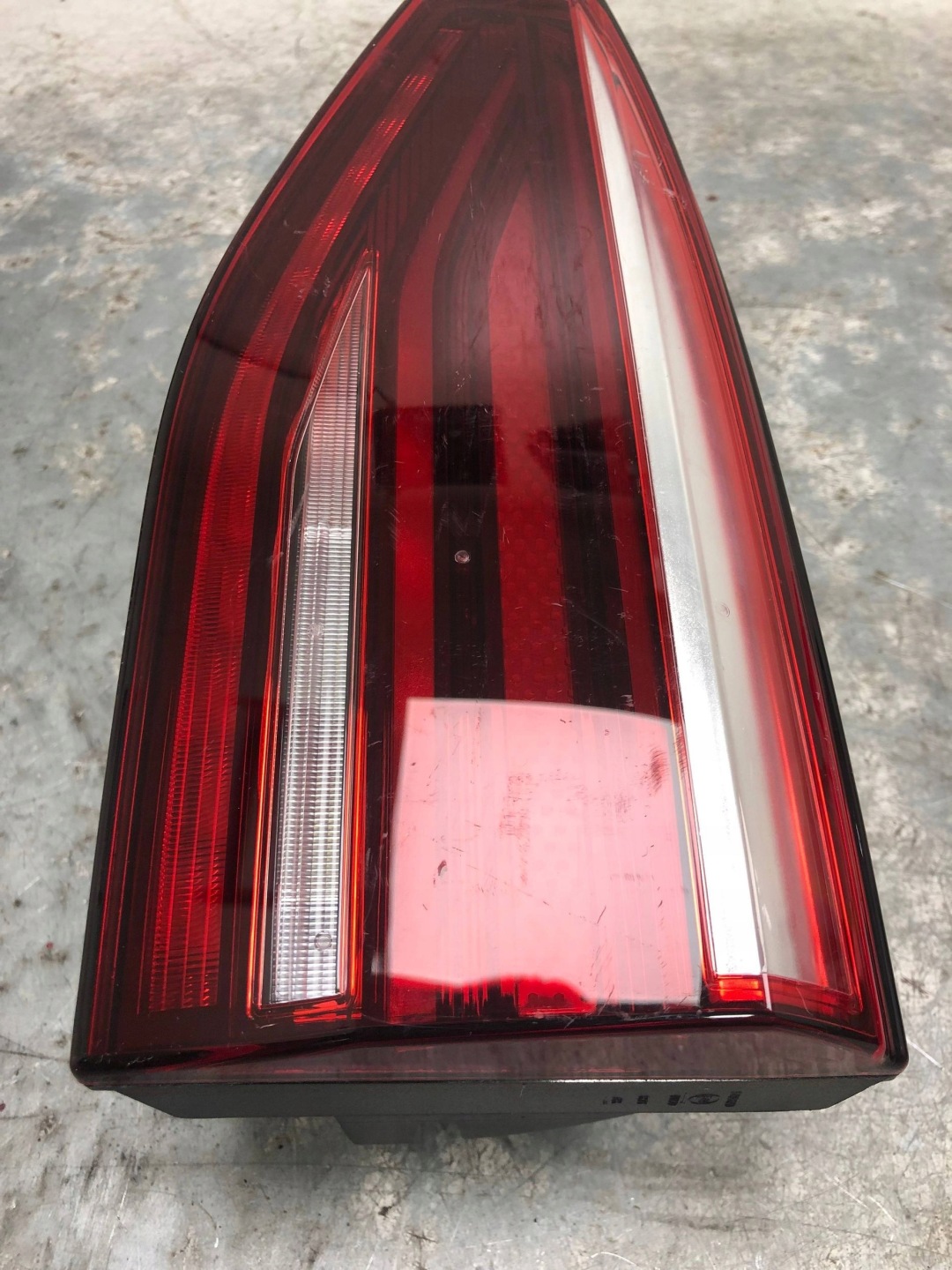 light LED right rear part to the bonnet VW T7 7T0945094B