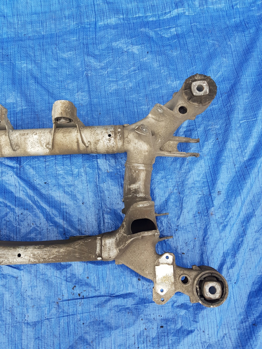 axle beam rear part BMW E63 E64 sider subframe axle beam 6762083