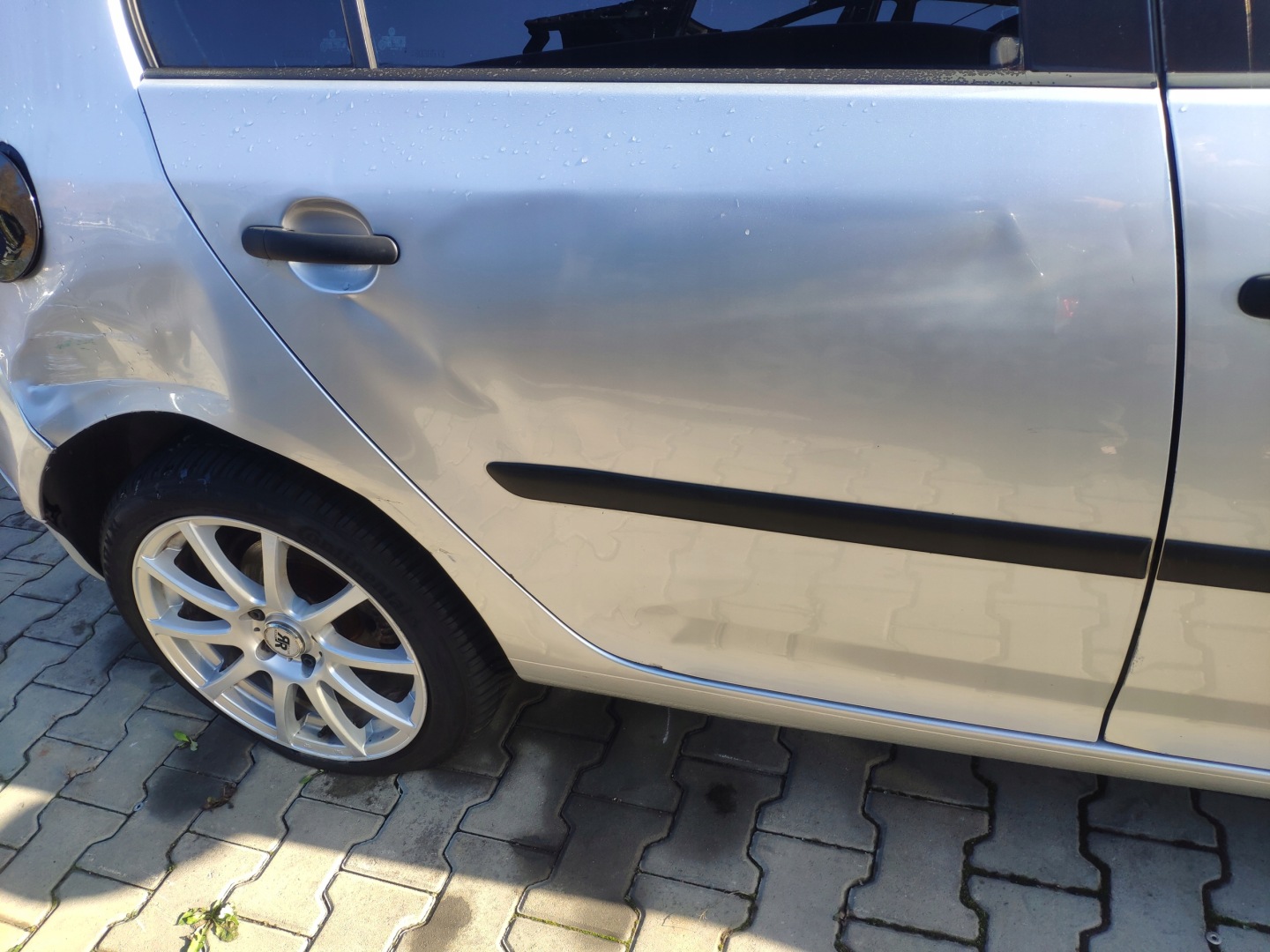 VOLKSWAGEN GOLF 5 V 1K1 Tür heck rechts 5D LA7W