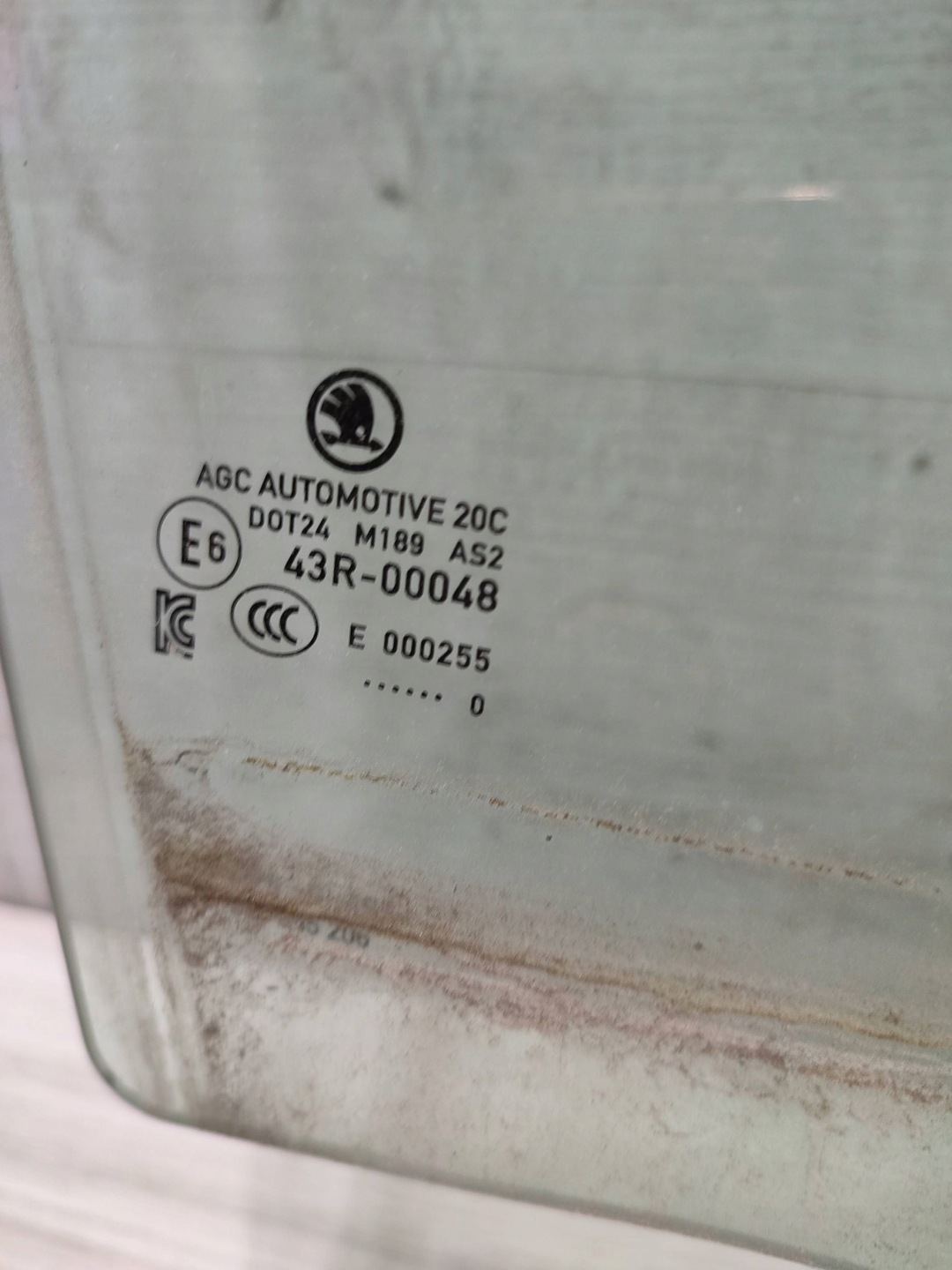 Skoda Scala 2020 rear part side right window door tylnych