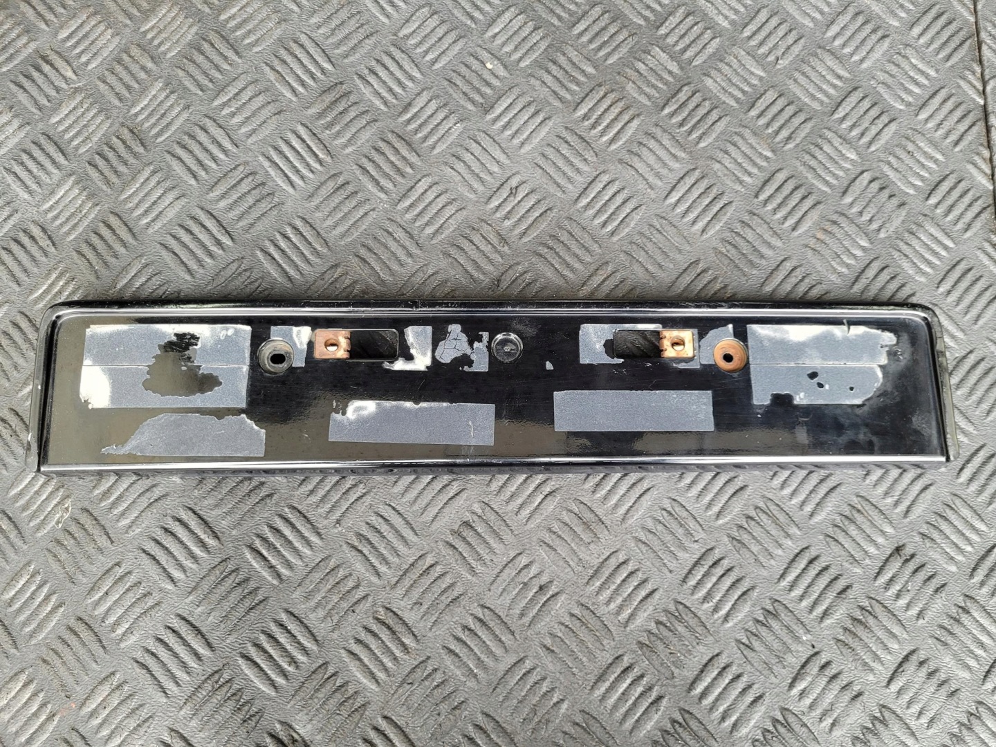 frame below TABLICE registration front 52114-50090 LEXUS LS 430 LS430 LIFT