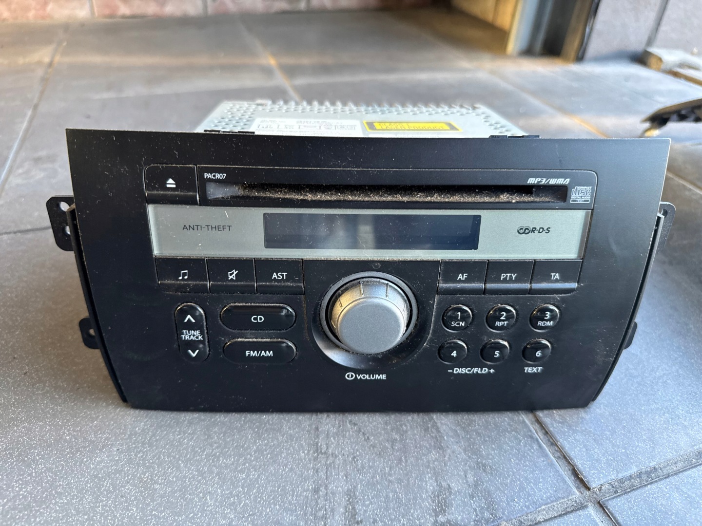 SUZUKI SX4 RADIO Fabrique 39101-79JB