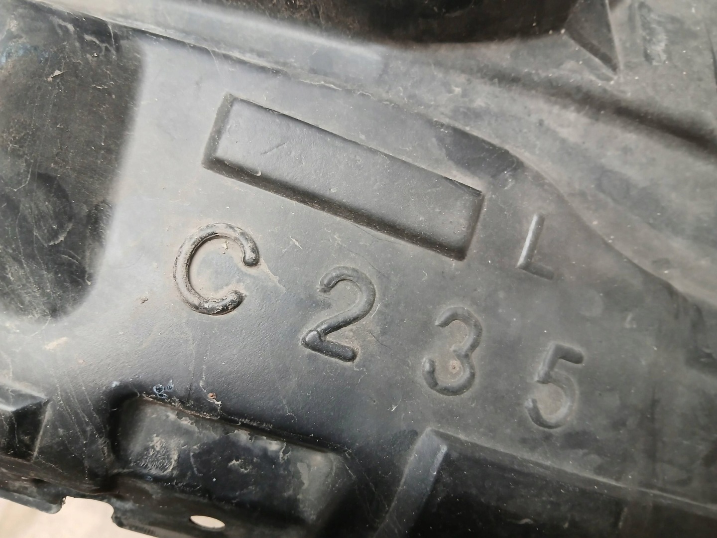 fender mudguard front left MAZDA V 5 C235