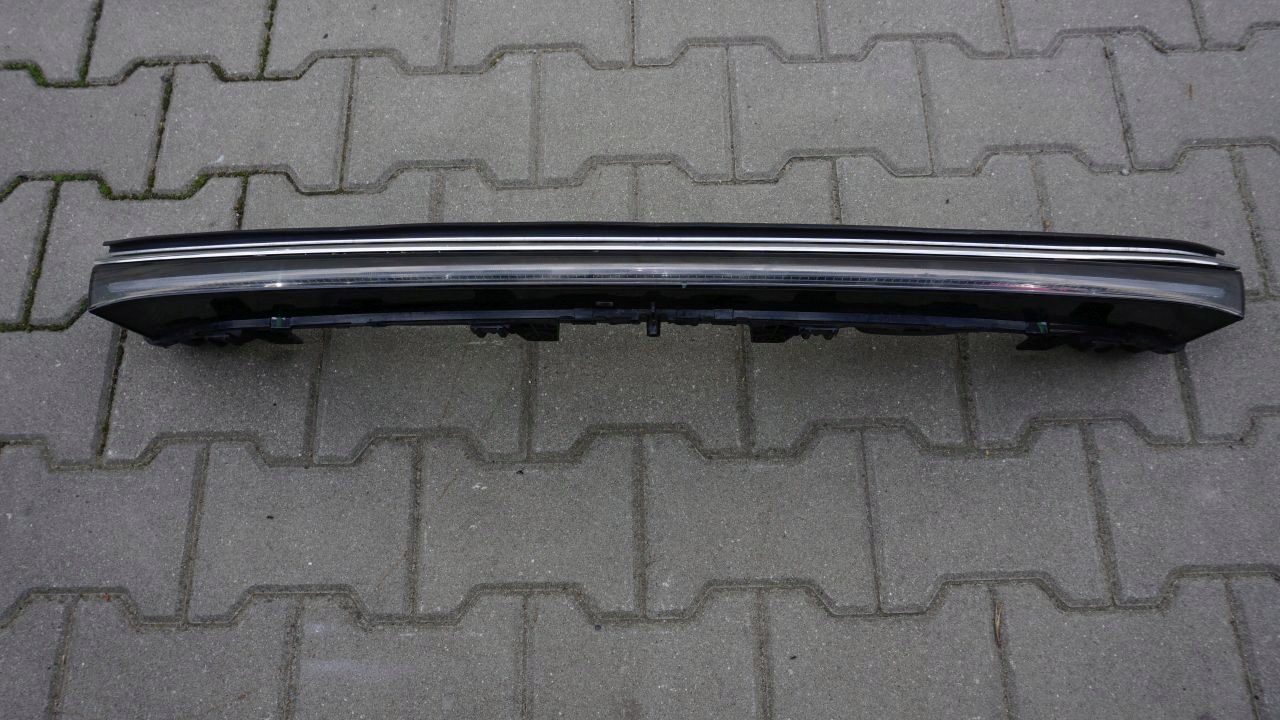 MERCEDES EQS 296 - light moulding LED front