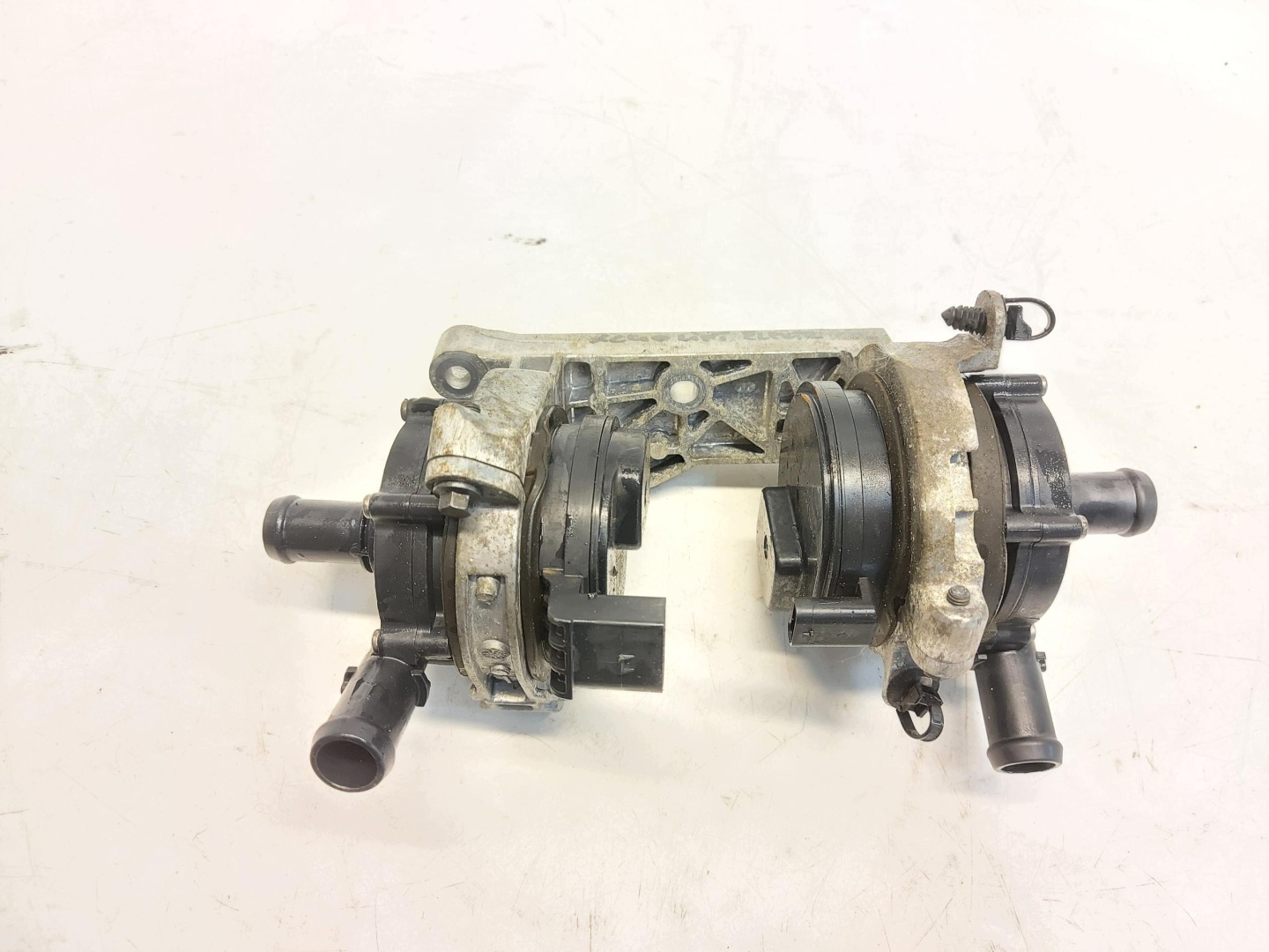 VOLVO XC40 LIFT water pump electrical 32238226