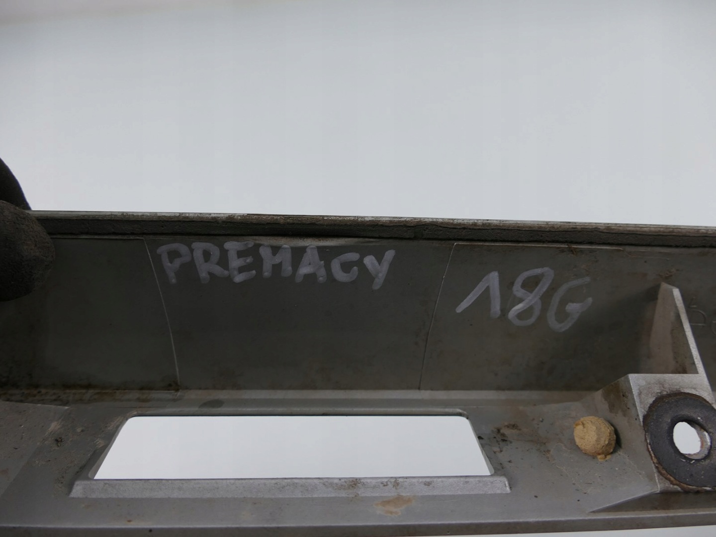 MAZDA PREMACY cap bonnet boot 18G